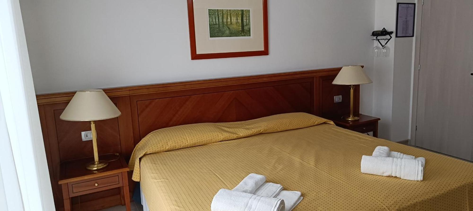 Villa Mariana Bed And Breakfast Saluzzo Kültér fotó